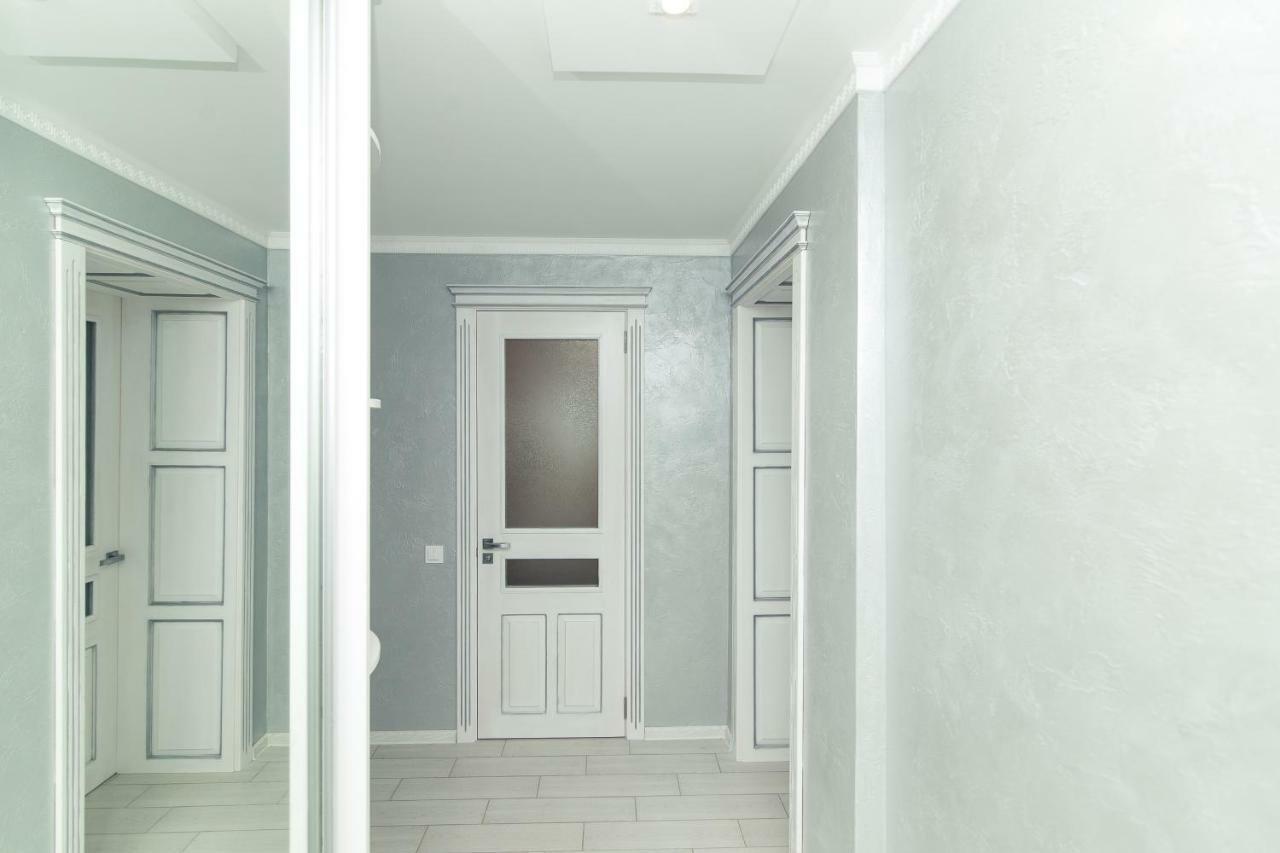 Luxury apart-hotel on Kondrateva street Soemy Buitenkant foto