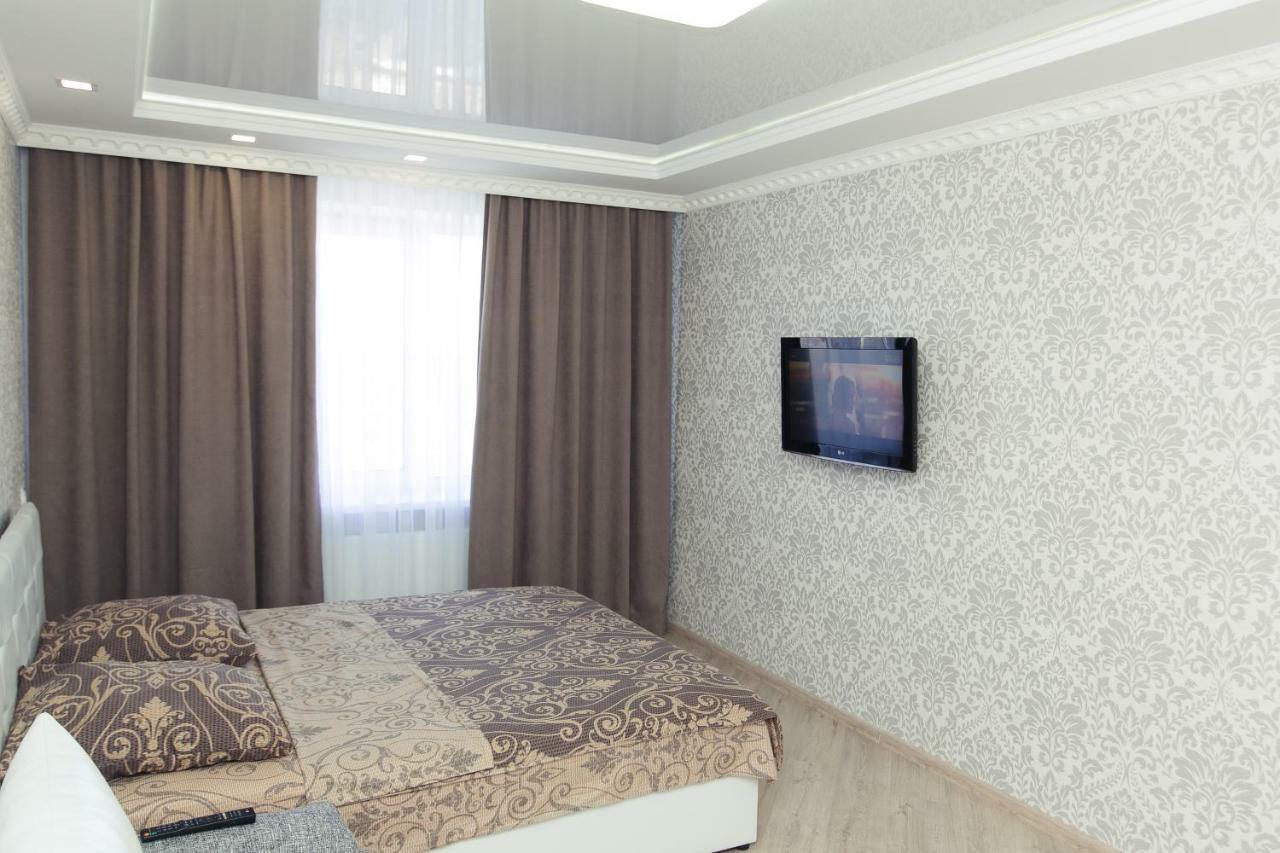 Luxury apart-hotel on Kondrateva street Soemy Buitenkant foto